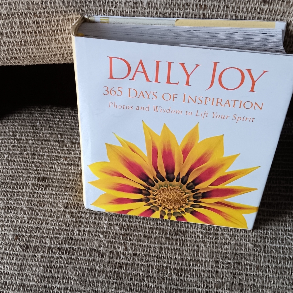DAILY JOY, 365 DAYS OF INSPIRATION HARD BACK BOOK.